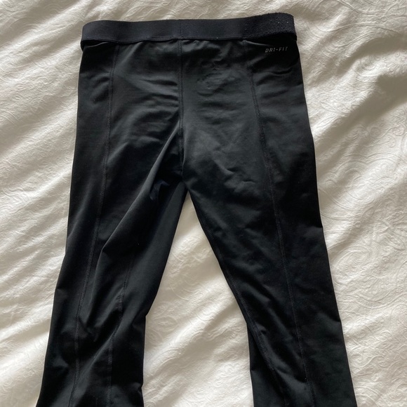 Nike pro dri fit capris - Picture 5 of 5
